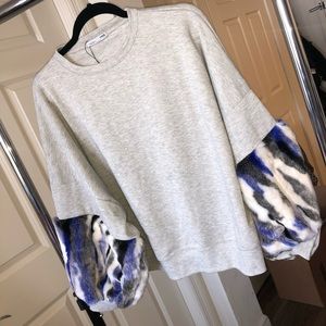 Zara sweatshirt balloon sleeves faux fur detail S